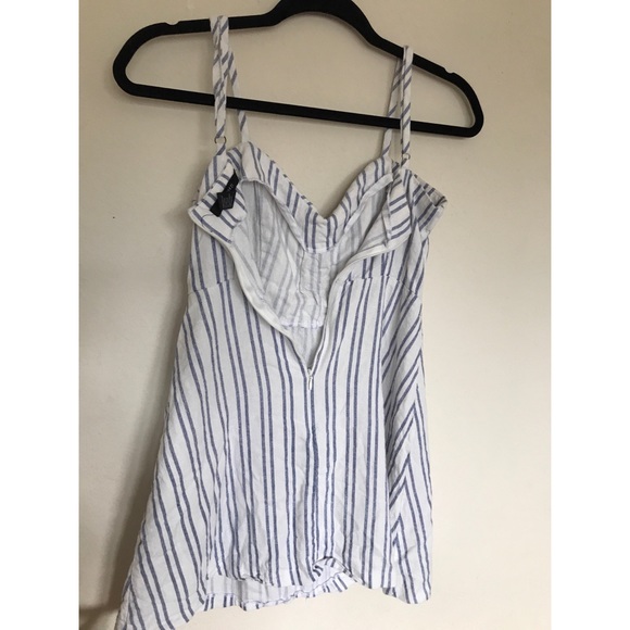 Summer dress 🌞 - Picture 2 of 3